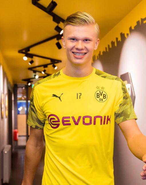 谁就更接近 谁就更接近